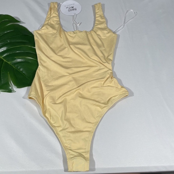 NWT Princess Polly [ 4 US ]‎ Tamikah Square Neck Bodysuit in Yellow - Picture 8 of 12